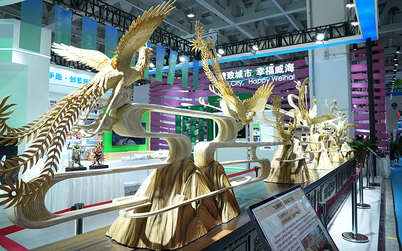 Exhibitors of the 3rd China International Culture and Tourism Expo and the 1st Chinese Traditional Crafts Conference